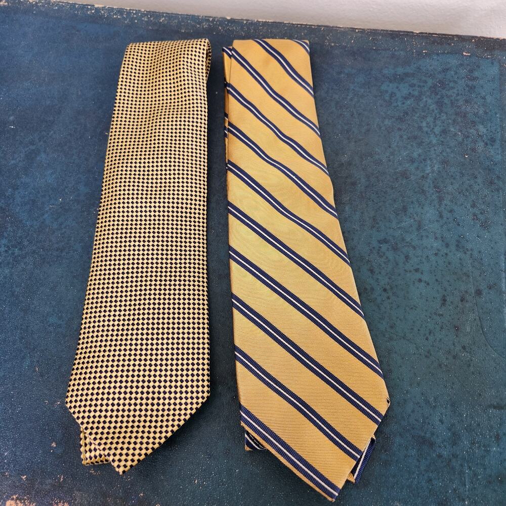 Lot of 2 RoundTree & Yorke 100% Silk Ties Men's Business Professional Office